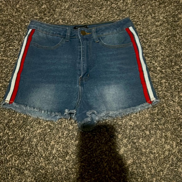 Shorts - Picture 1 of 2